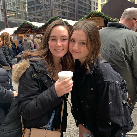 Meet your Posher! - Picture 3 of 6